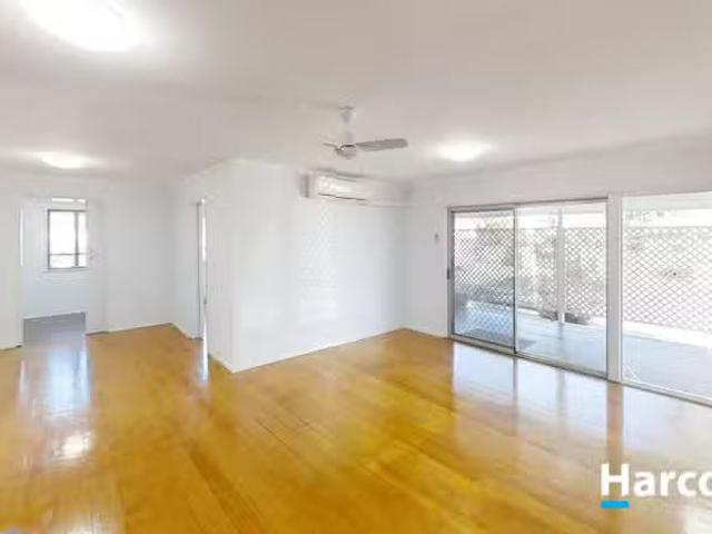 Nice 9 West Street, CHILDERS, QLD 4660 House for Rent