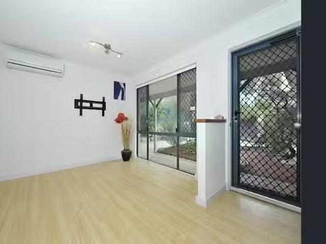 Charming 9A Smullin Street, Hamilton Hill, WA 6163