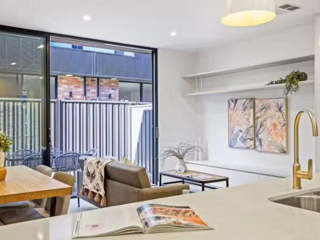 Deal! 13 Tailor Lane, Bowden, SA 5007 House for Rent