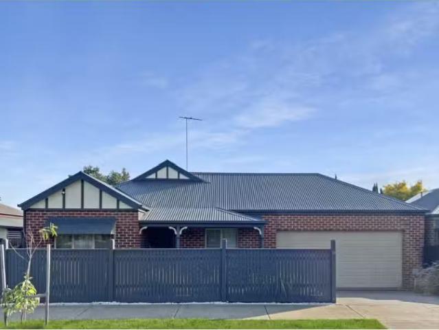 Charming 13 Chambers Court, MARSHALL House for rent Listed by.