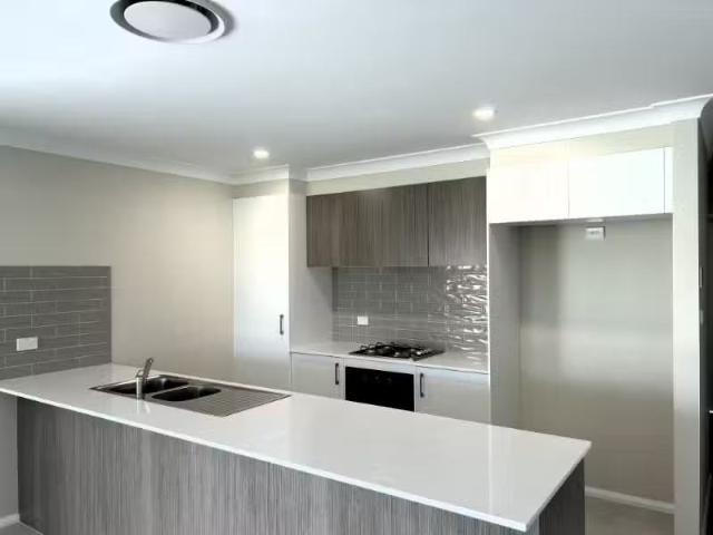 Rental! 13 Kestral Street, TAMWORTH House for rent Listed by.