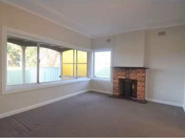 Unique 13 Minerva Street, Kirrawee House for rent Listed by J.