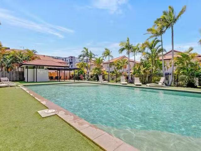 Nice 13 Middle Street, Cleveland, QLD 4163