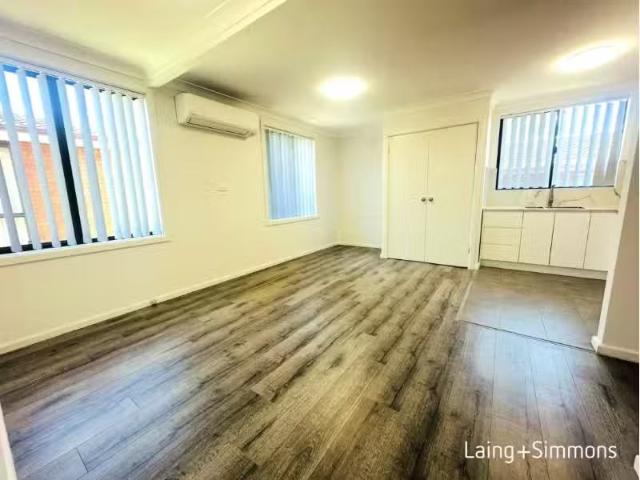 Nice 13 Roebuck Cres, Willmot House for rent Listed by Christ.