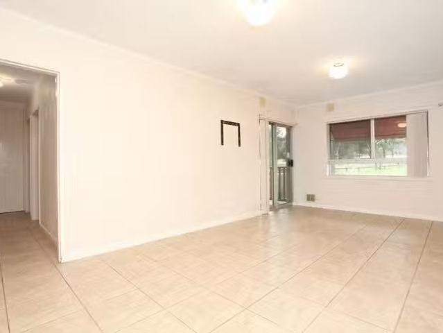 Deal! 10/27 Partridge Street, Orelia, WA 6167