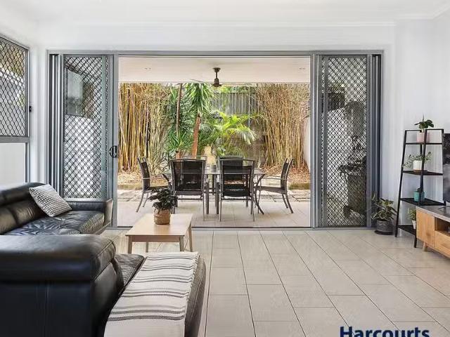Cheap 10/23 Burrai Street, MORNINGSIDE, QLD 4170 Townhouse f.