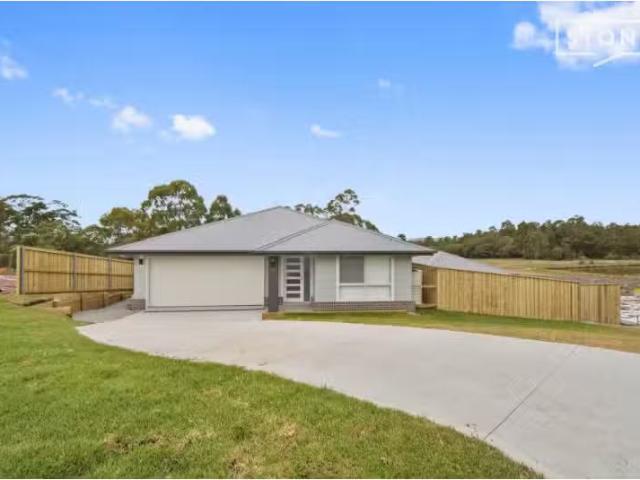 New 104 Pillar Street, Bellbird House for rent Listed by Jasm.