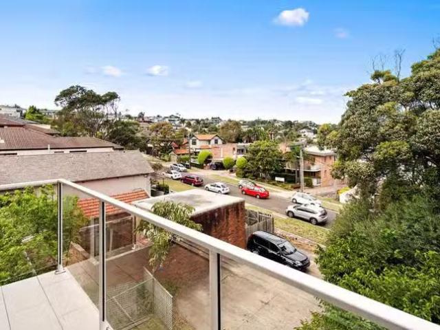 Just in! 10/591 Old South Head Road, Rose Bay, NSW 2029