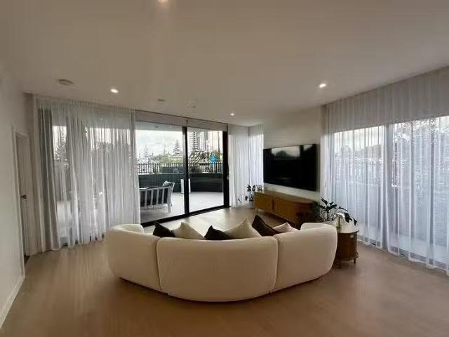 Rental! 107/180 Marine Parade, Labrador, QLD 4215