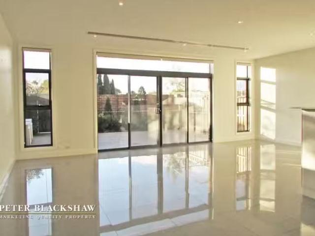 Unique 10/80 Newdegate Street, Deakin Townhouse for rent List.