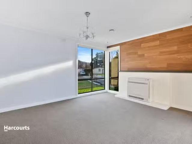 Just in! 10 Tutton Avenue, HUONVILLE, TAS 7109 House for Rent