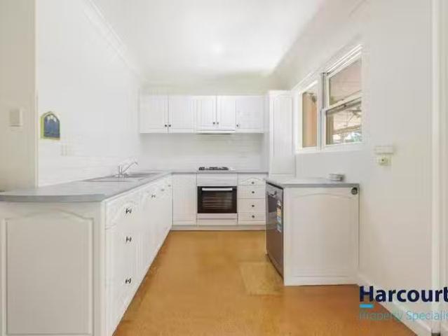 For Rent! 10 Vesta Crescent, Shelley, WA 6148