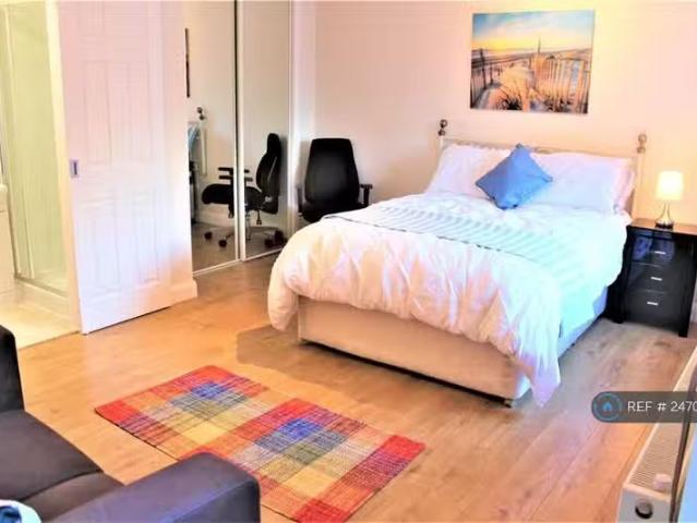 Rental! 10 BA 1 bedroom house share for rent in Laurieknowe, D.