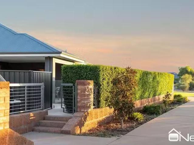 For Rent! 10 Bingham Way, Byford, WA 6122