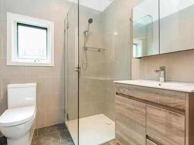 Just in! 10 Coral Avenue, Footscray, VIC 3011
