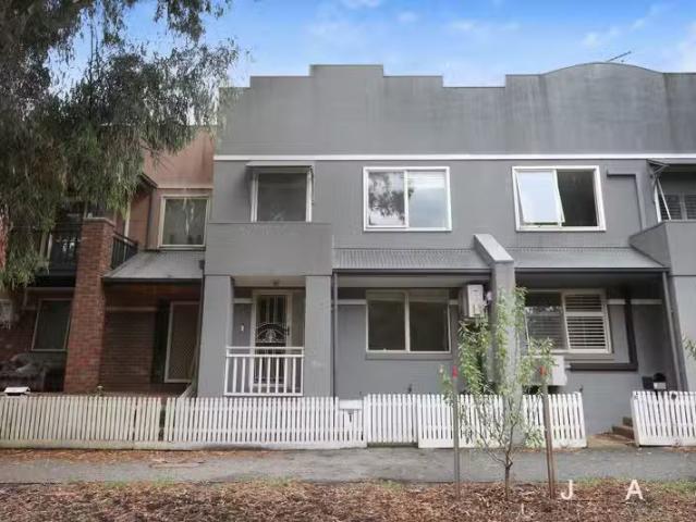 New 10 Cuffe Walk, Kensington VIC 3031