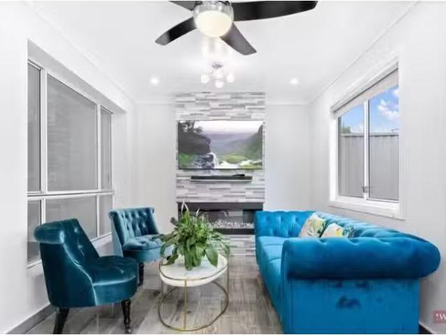 For Rent! 10 Culgoa bend, Villawood House for rent Listed by.
