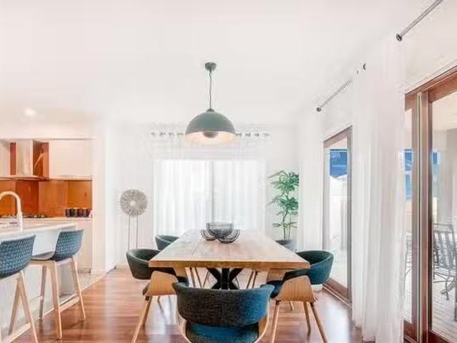Unique 10 Cutter Lane, Point Cook, VIC 3030