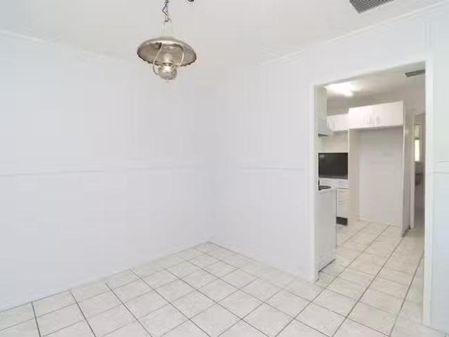 Unique 10 Daru Street, Soldiers Hill, QLD 4825