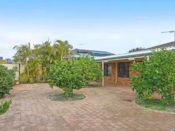 Deal! 10 Esmerelda Pass, DARCH, WA 6065 House for Rent