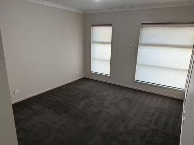 Nice 10 Gibson Street, Evanston Gardens, SA 5116