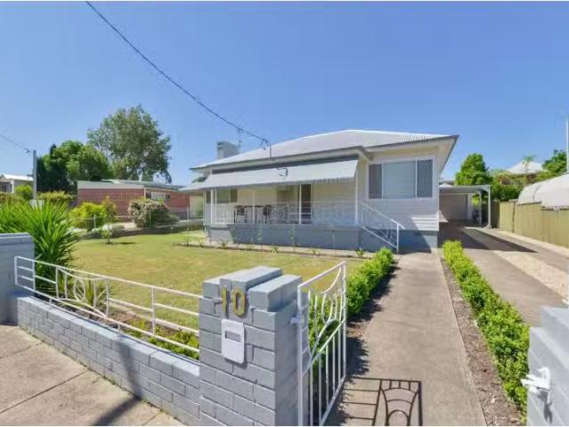Just in! 10 Griffin Avenue, TAMWORTH House for rent Listed by.