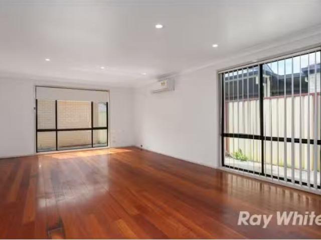Cheap 10 Jenna Close, ROOTY HILL House for rent Listed by Mal.