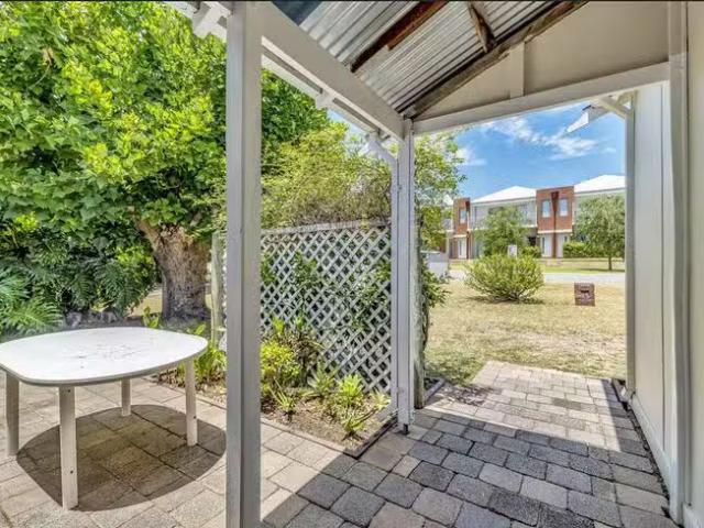Cheap 10 Lanyon Street, Mandurah, WA 6210