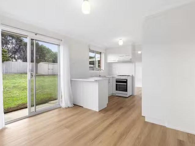 Nice 10 Mulholland Crescent, Grovedale, VIC 3216