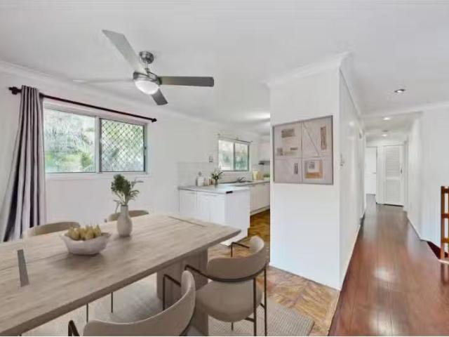 Cozy 10 Nyora Street, EVERTON HILLS House for rent Listed by.