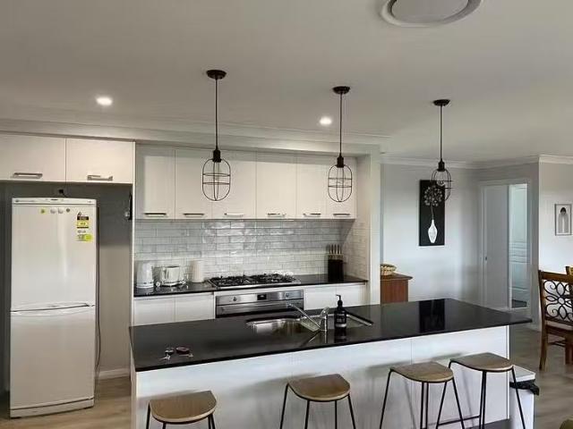 Deal! 10 Sweetheart Drive, Orange, NSW 2800