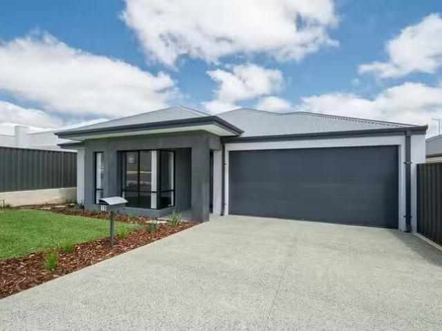 Unique 10 Strawberry Rise, Landsdale, WA 6065