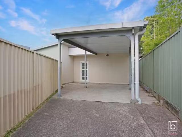 Unique 10A Galena Street, GOROKAN House for rent Listed by Cr.