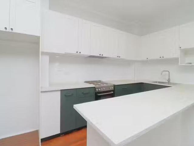 Just in! 10A Fifteenth Avenue, Parkside, QLD 4825