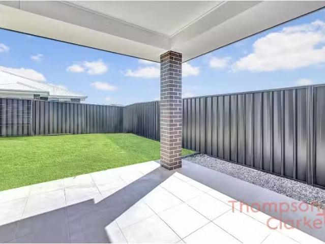 Unique 10a Oxspring Road, Farley House for rent Listed by Ell.