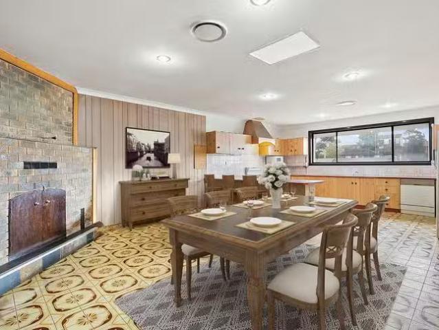 Nice 110 Weringa Avenue, Lake Heights, NSW 2502