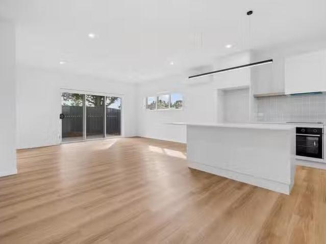 Charming 1/110 Wellington Street, Longford, TAS 7301