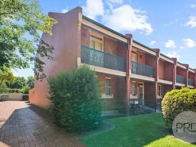 Nice 1/11 13 Crampton Street, Wagga Wagga, NSW 2650