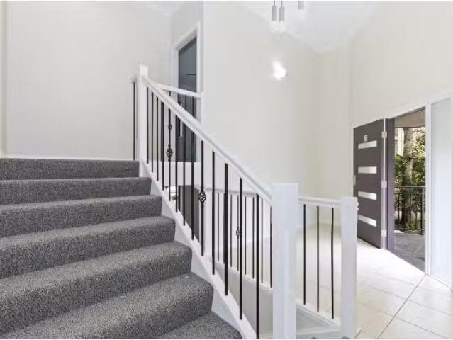 Just in! 1/11 Finlay Crescent, Ourimbah Townhouse for rent Li.