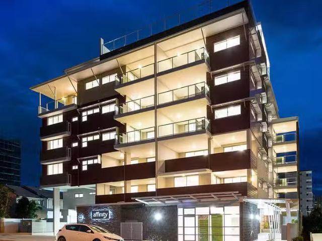 Cheap 1/11 Kingsmill Street, Chermside, QLD 4032