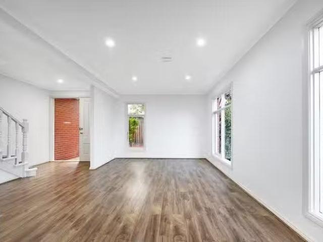 Deal! 1/11 Payne Street, Caulfield North, VIC 3161