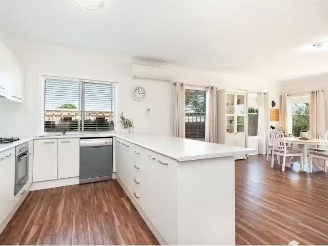 Just in! 1/120 Alexandra Street, EAST ALBURY Townhouse for ren.