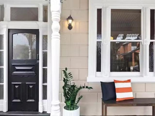 Nice 112 Charles Street, Seddon VIC 3011