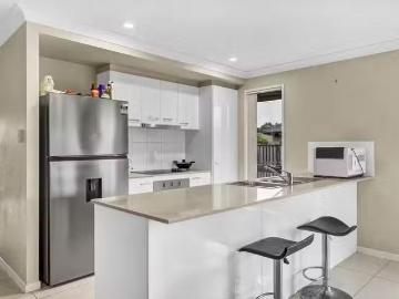 Deal! 1/12 Monarch Street, Rosewood, QLD 4340
