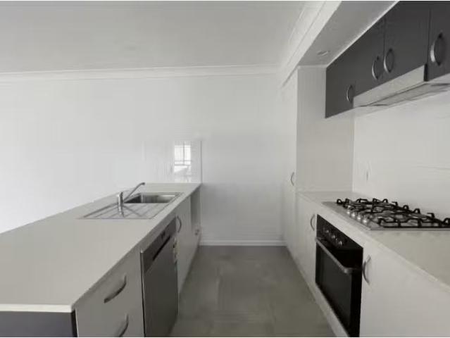 Cozy 1/13 Oak Avenue, Grafton Townhouse for rent Listed by Br.