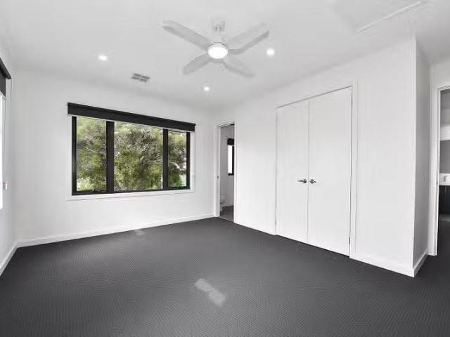 Charming 1/14 Vaynor Street, Niddrie VIC 3042