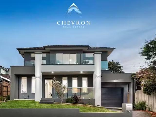 Unique 1/15 Drina Street, Strathmore VIC 3041