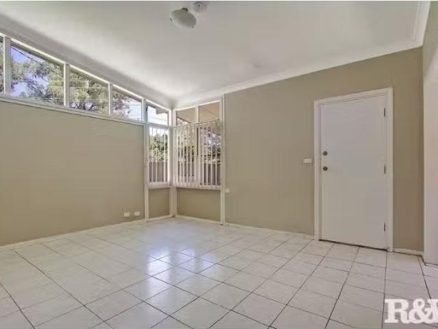 For Rent! 116 Captain Cook Drive, WILLMOT House for rent List.