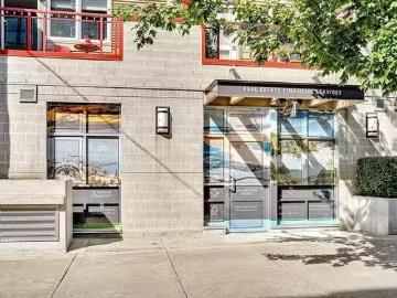 Charming 116A 99 Chapel St, Nanaimo, BC, V9R 5H3 commercial.