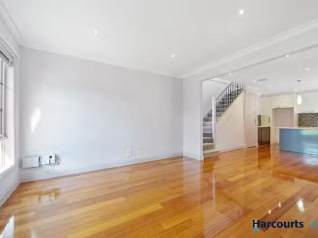 Unique 1/17 Cresswell Avenue, AIRPORT WEST, VIC 3042 Townhou.